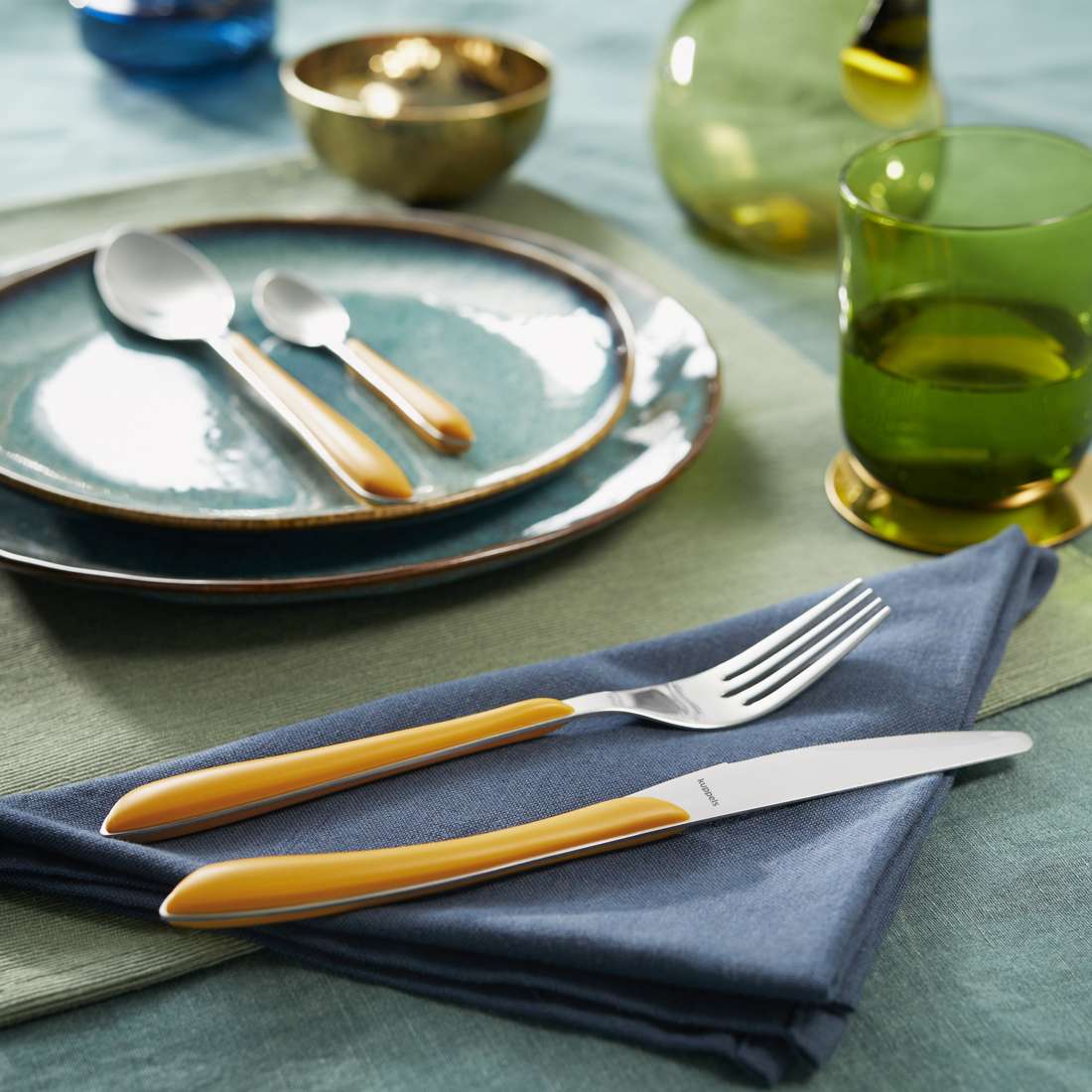 PRISMA dinner knife full handle mustard yellow