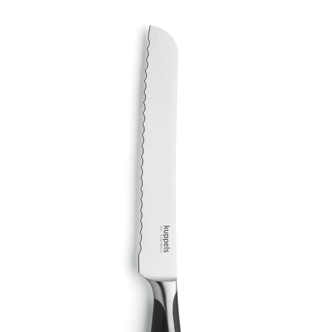 Das CHEF Brotmesser von Kuppels hat eine rostfreie MoV-Stahl-Klinge mit hervorragender Schärfe, einen schwarzen Griff und das Kuppels-Logo auf der Klinge. Abgebildet auf weißem Hintergrund.