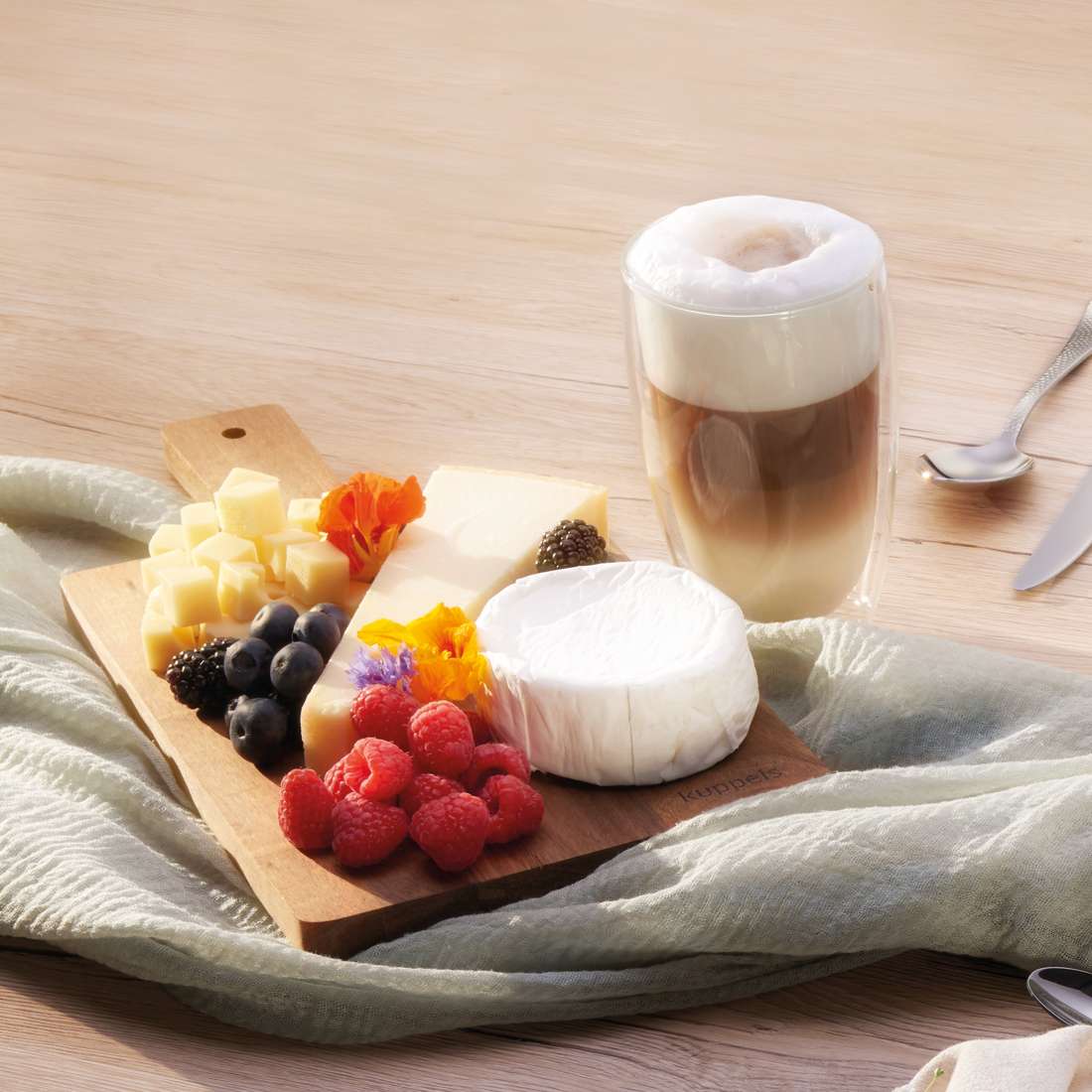 NICE 2-piece cutting board