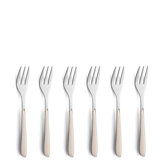 Sechs PRISMA Kuchengabeln von Kuppeln aus dem 6-teiligen Set aus Baumwolle liegen ordentlich nebeneinander auf weißem Hintergrund – ideal für Ihren nächsten Kaffeeklatsch.