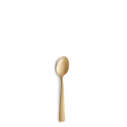 Ein einzelner Löffel aus dem 16-teiligen Besteckset „PADINA“ von Beckmann & Rommerskirchen, gefertigt aus matt PVD-beschichtetem Edelstahl 18/0 in Champagner-Optik und mit modernem Design, ist auf einem schlichten weißen Hintergrund in der Bildmitte abgebildet.