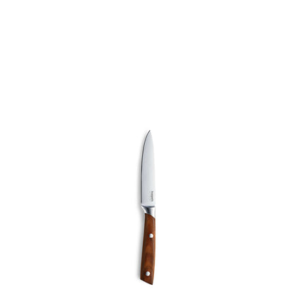 Ein AVID-Gemüsemesser von Kuppels mit einem wunderschön gearbeiteten Griff aus Eschenholz und einer Klinge aus Edelstahl, vertikal vor einem schlichten weißen Hintergrund positioniert.