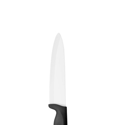 Das Kuppels CERAMIC Kochmesser mit einer 15 cm langen Keramikklinge und einem schwarzen Griff steht senkrecht vor einem schlichten weißen Hintergrund.